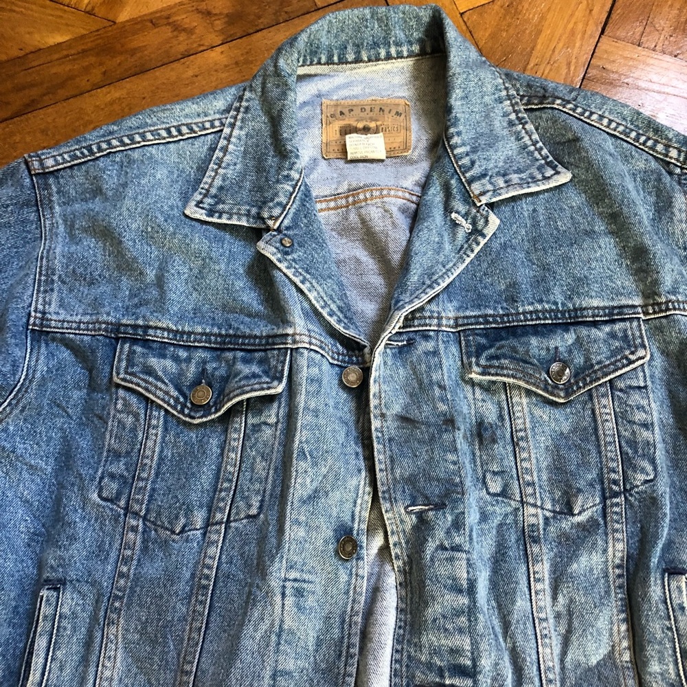 Vintage denim jean jacket. Men’s large, great condition and quality